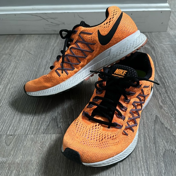 Nike Shoes - Nike zoom pegasus 32 sneakers